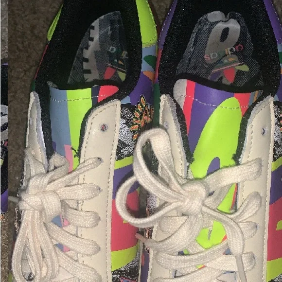 Size 9.5 - Picture 5 of 5